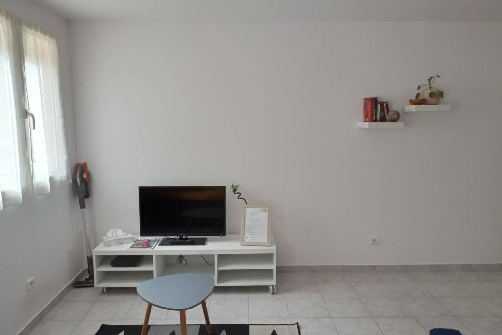 Appartement Neuf Tout Confort Aubenas Eksteriør billede